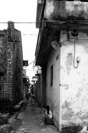 Village Life in Shunde, China-shunde-082004-014bw.jpg