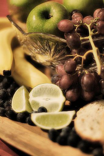 Still life in natural light-2009-05-09_fruit_0025.jpg