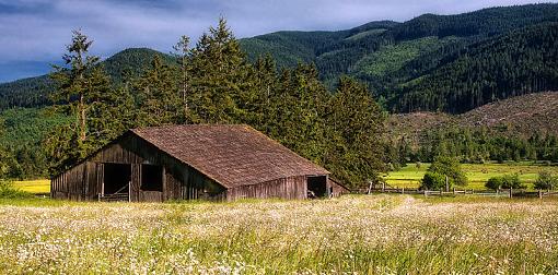 Change of Season Barn-barn1290kb.jpg