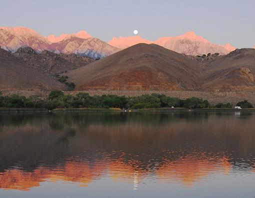 Lone Pine Moon-img_0313-43-_px800.jpg