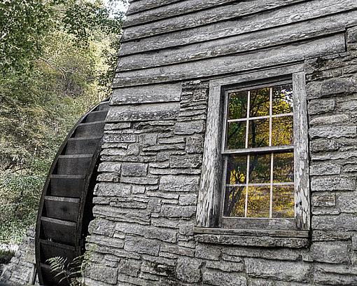 New at this so fire away!-grist-mill-window-dip-reduced.jpg