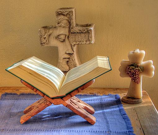 Bible-dsc_2587_93_92_91_90_89_88_tonemapped-small.jpg