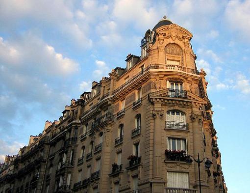 Another Paris Picture-cropped-building.jpg