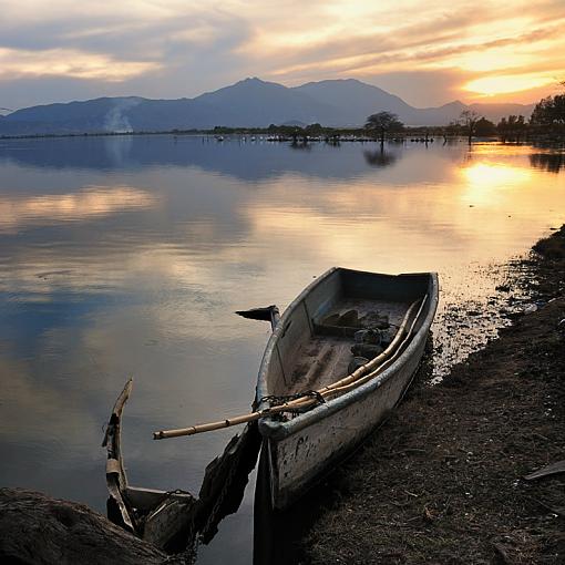 Boat sunset-dsc_6641-v2.jpg