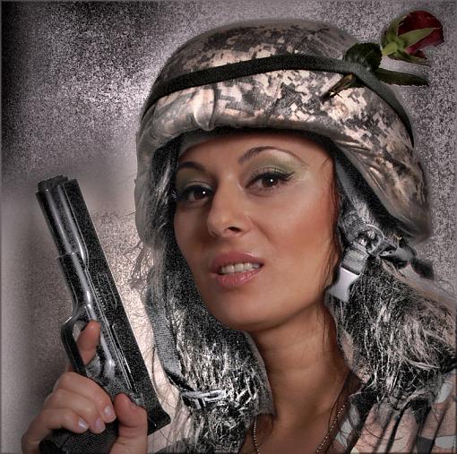 Model with gun-_img0274_expt1_2_800.jpg