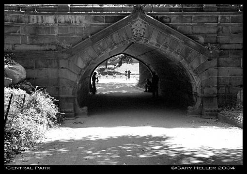 Central Park. . .life under the arch-archcentralpark0904-072601xbwweb.jpg