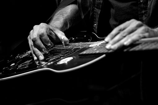 Pickin'-imgp5023-bw-vf-edit.jpg