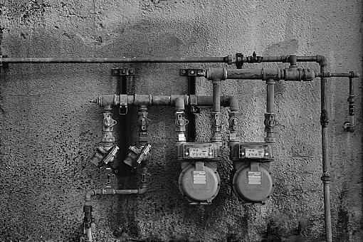 Black &amp; White Gas-black-white-gas.jpg