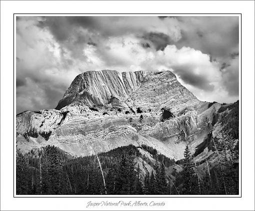 Jasper BW-mountain-hat-top-small.jpg