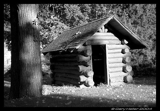 The Little Cabin  b&amp;w-loghouse1004-121503xbwweb.jpg