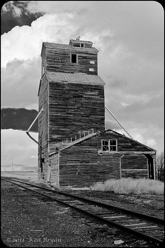 Leading to the Past-20110331_elevator_lothair_557-2.jpg