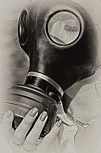 Gas mask fashion-web03_jje7762final.jpg