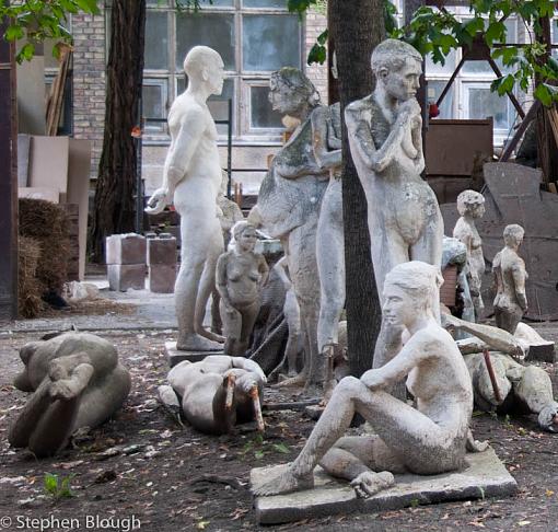 surplus statuary-budapest-statues-alt1.jpg