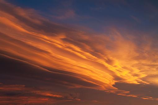 Simple cloudscape-brightlenticular.jpg