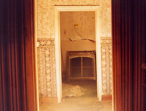 abandoned flat-theatre-set.jpg