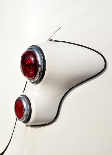 Tail light on white-tail-light.jpg