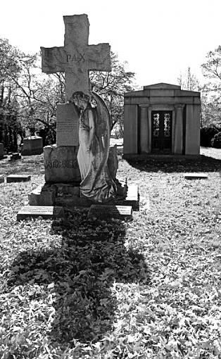 Hollywood Cemetery-gr1.jpg