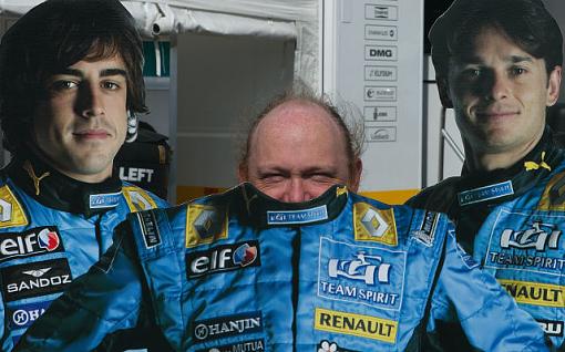 Smartwombat joins Renault F1 Squad!!!-short-bat.jpg