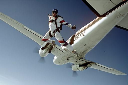 Skydiving shots-skydiveexit1_px640.jpg