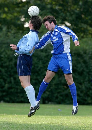 The football season returns!-barkingside_vs_barking_1.jpg