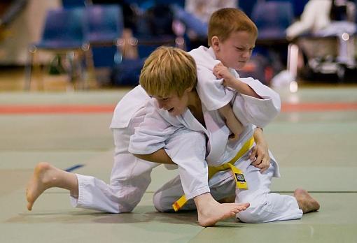 Some local Judo tournament shots-throw-8.jpg