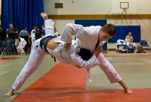 Some local Judo tournament shots-throw-5.jpg