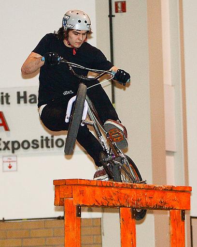 indoor BMX competition.-20090315_bmx_0032.jpg