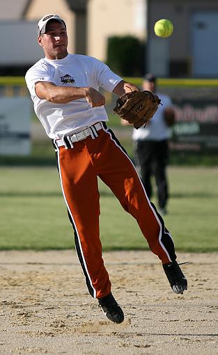 Professional softball-6web1.jpg