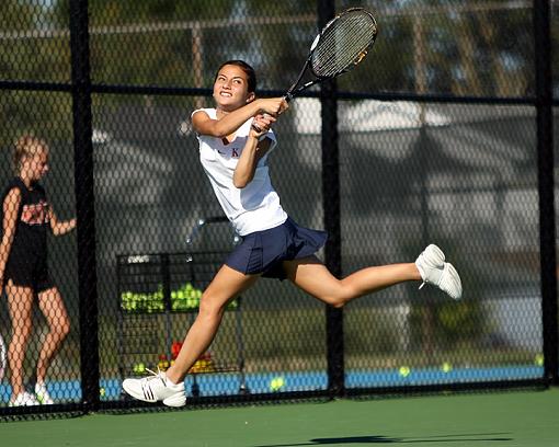 Girls tennis-c.jpg