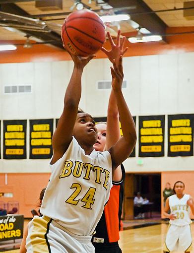 Lady Roadrunners notch win in last home BB game-7rb_3799_2.jpg