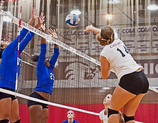 College volleyball: Chico State bested by tough opponent-7rb_9200_2.jpg