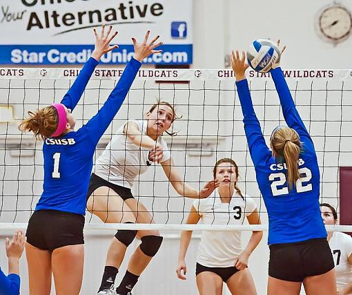 College volleyball: Chico State bested by tough opponent-7rb_9024_2.jpg