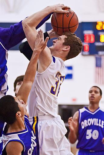 More high school B-ball tournament action-7rb_4221_2.jpg