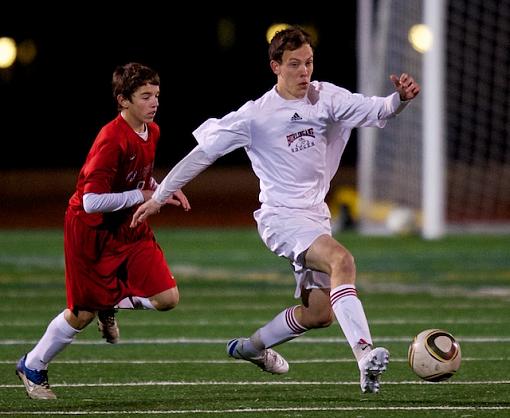 A few night soccer shots with the D4 and D3s-sha_3767.jpg