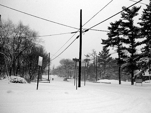 NYC/NJ Blizzard - Ready everyone?-225snow-b-w.jpg