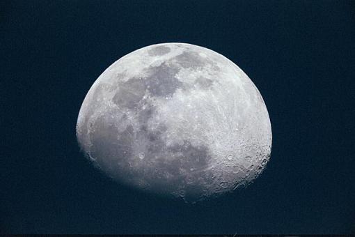 Moon Shots For Mark (mdmc)-10-day-moon-500th-second-12-apr-03-1930-hrs-pr.jpg