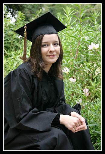 last picture post for a while: graduation-mirella_sitting.jpg