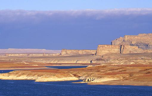 Travelogue - Lake Powell-lake-close.jpg