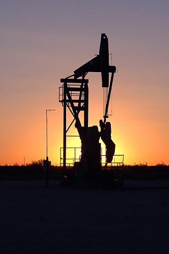 Sunset in oil country...-dsc_5798-2-640.jpg