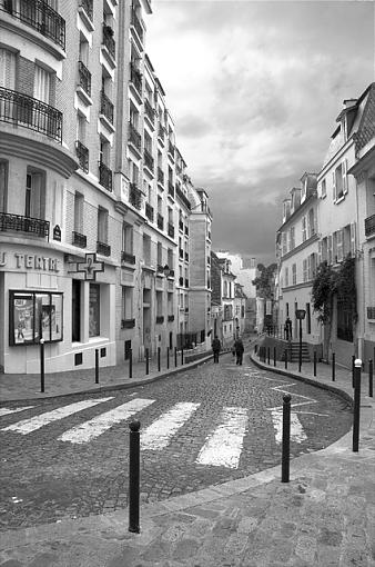 Paris-montmartre-street_ws.jpg