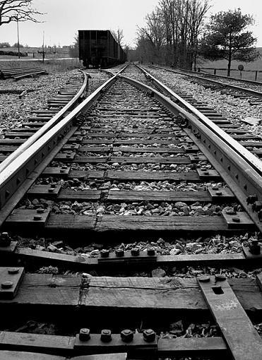 On the Rails Again...-dsc_7367-2-640-b-w.jpg