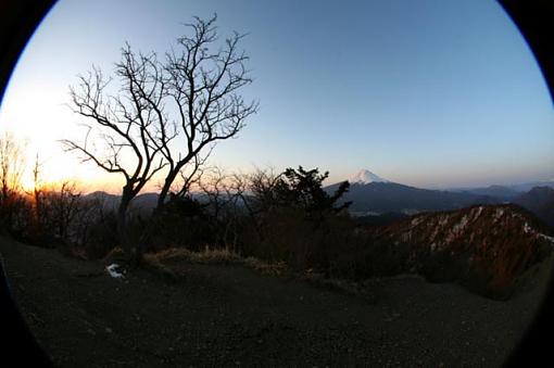 fisheye lenses are fun-sunriseonmitsutogewithfuji-640.jpg