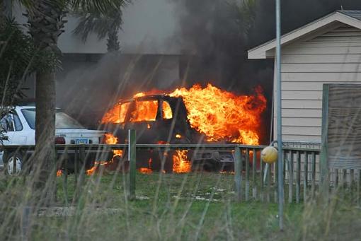 Barbequed PT Cruiser-07-04-27-010.jpg