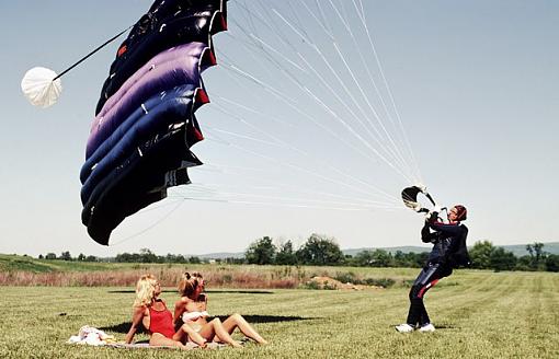 Skydiving-landing1_px640.jpg