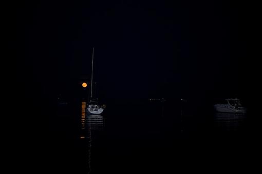 Moonrise at anchor-_mg_1861-640.jpg