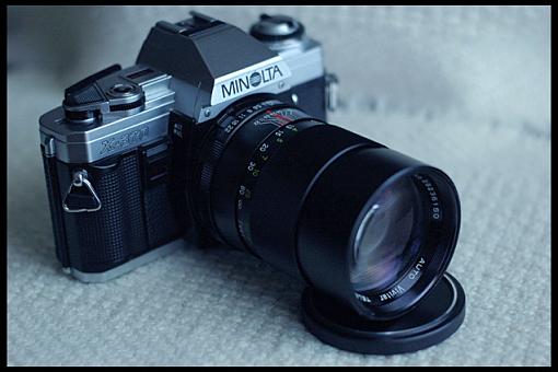The &quot;NEW&quot; 50mm f/1.8 Lens War Thread!-minolta-blue.jpg