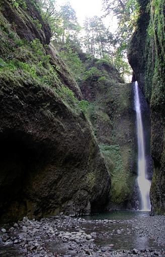 Multnomah Falls, Oregon-oneonta-grouge-falls-32mm-3.jpg