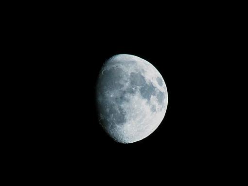 Playing with my 40D and 70-200 today-harvest-moon-sept-22.jpg