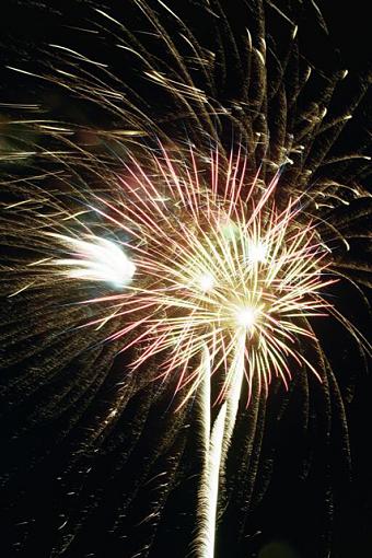 It Rained In North Carolina On The 4th-4-jul-04-fireworks-05-pr.jpg