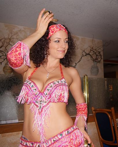 Capture a Stranger-belly-dancer.jpg